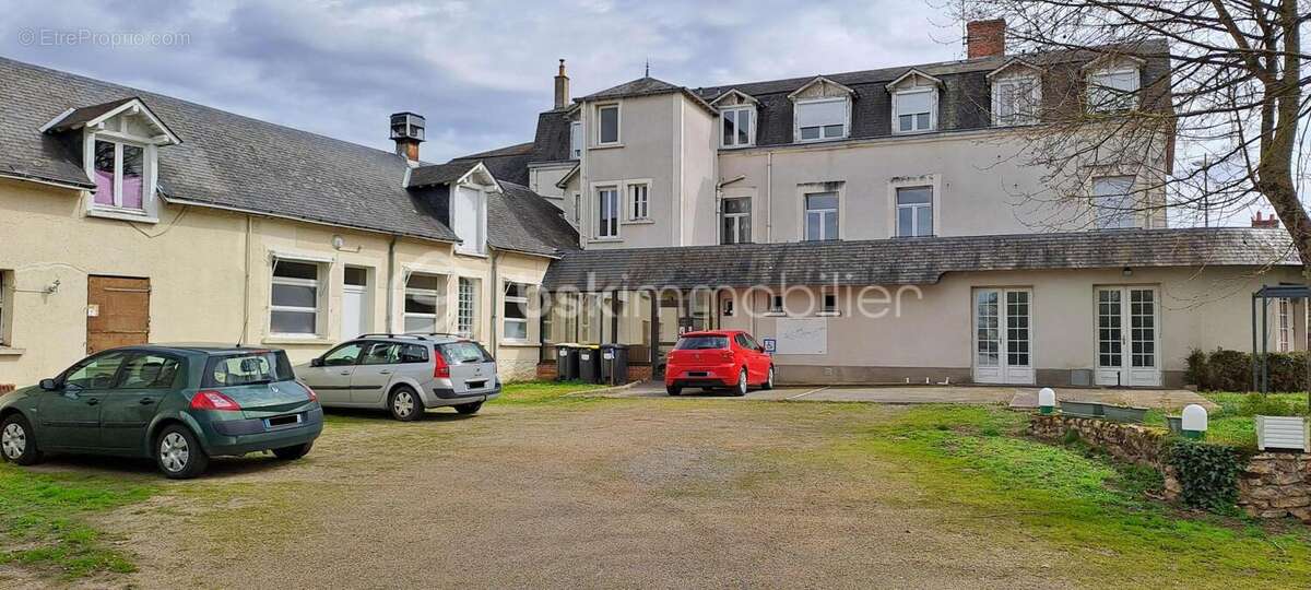 Local d'activité de 650 m2 à Le Lude - photo 13
