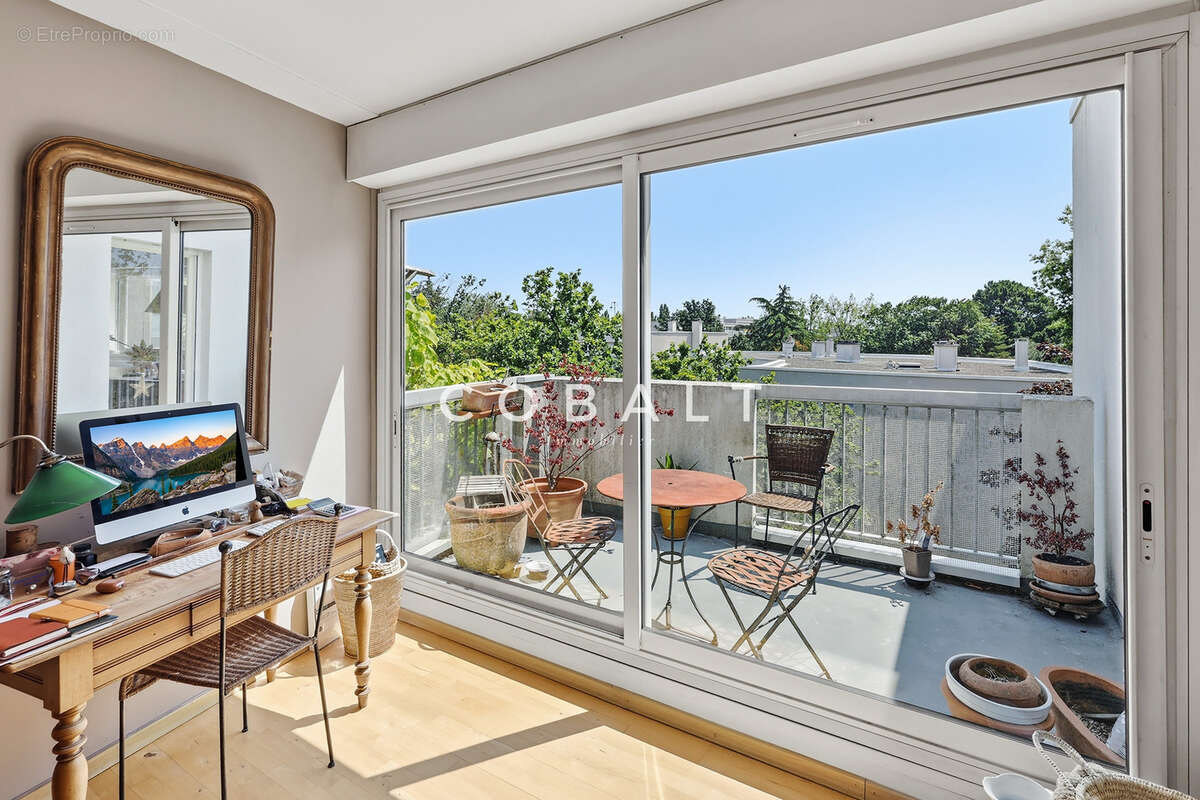 Dernier étage avec terrasse plein sud : un bel appartement familial aux prestations soignées - photo 2