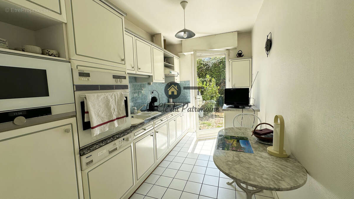 Bordeaux cauderan - une maison qui n'attend que vous 2 chambres - jardin-garage - photo 9