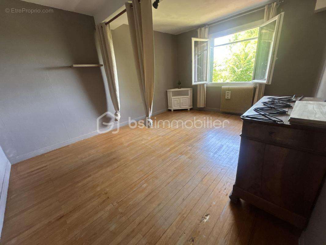 Grande maison en pierres-4 chambres- garage terrain -studio attenant - photo 10