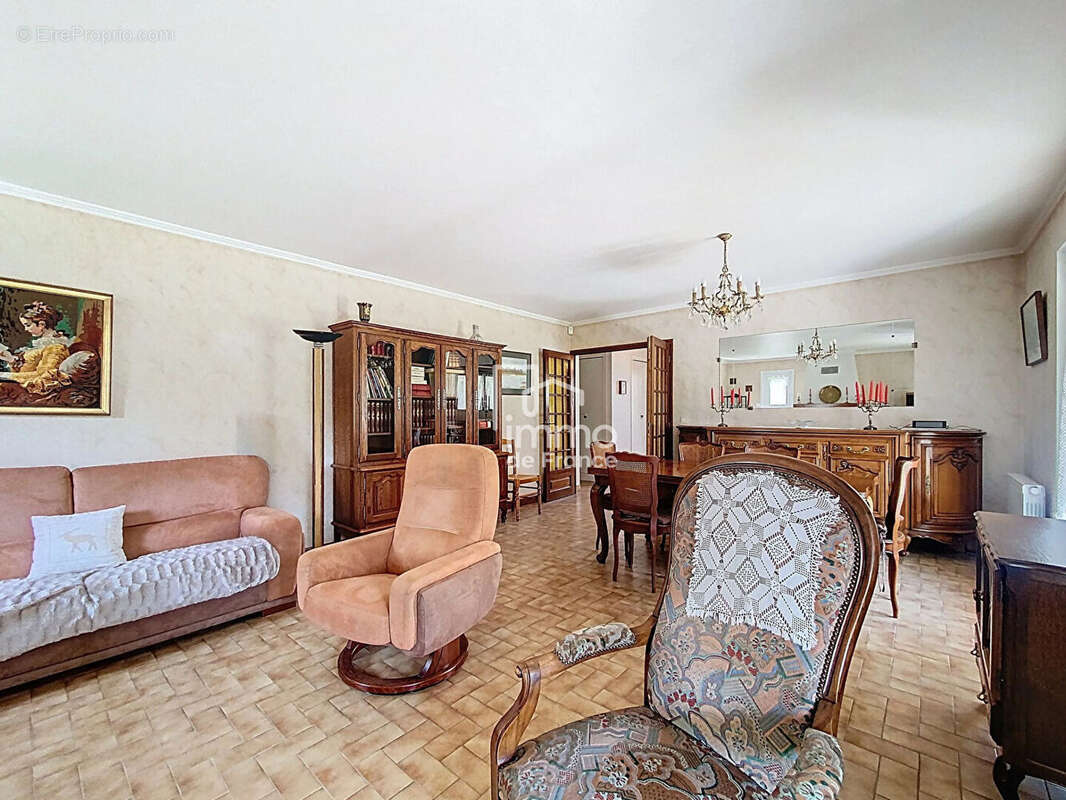 Maison à VILLARS-LES-DOMBES