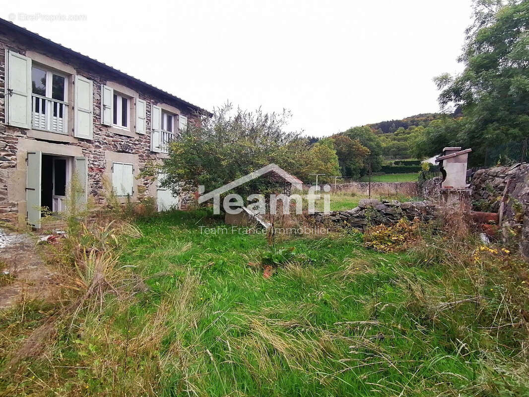 Maison à SAINT-HOSTIEN