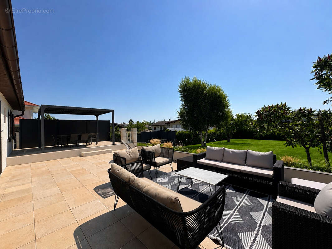 Maison 7 Pièces 218 m2 - photo 4