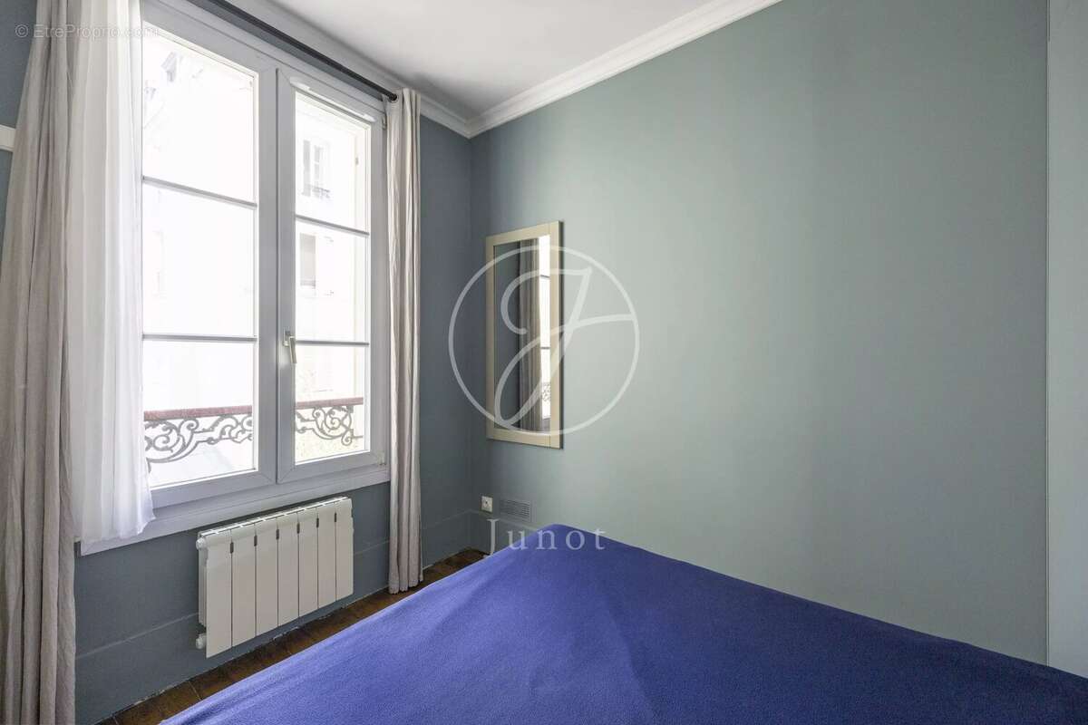 Appartement à PARIS-7E