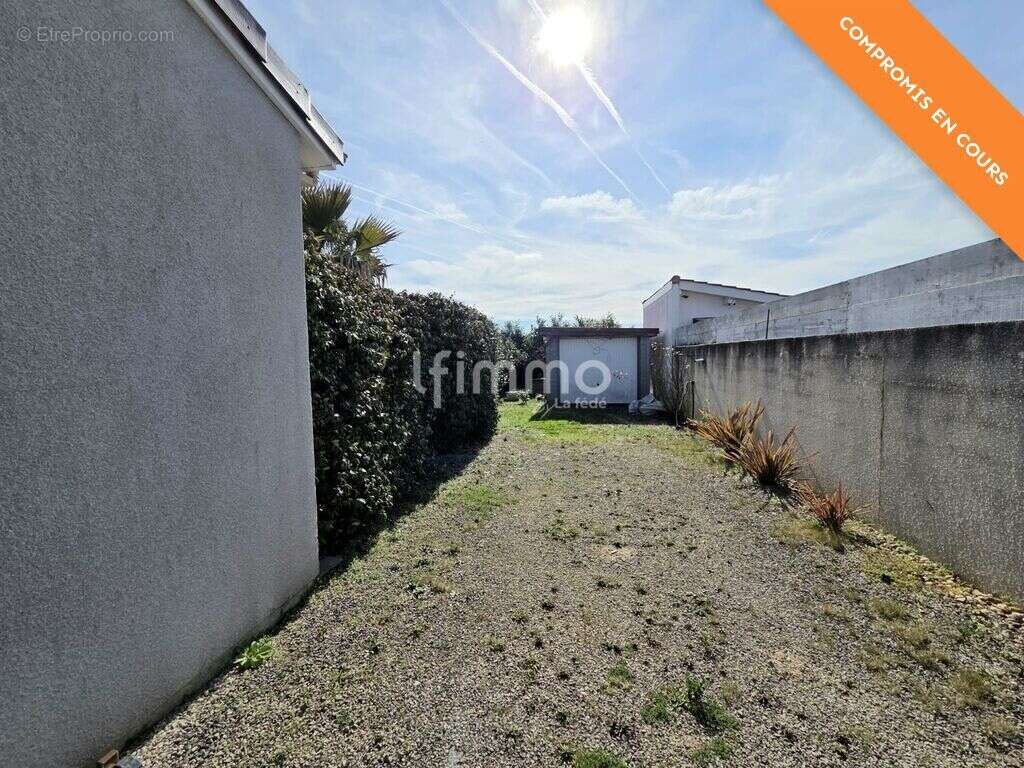 Maison à AMBARES-ET-LAGRAVE