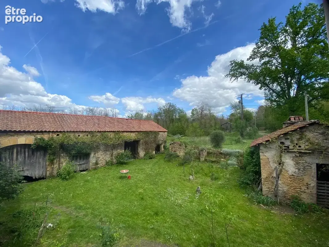Joie propriété en pierre, comprenant une maison d’habitation, un appartement indépendant, une grande grange en pierre et dépenda - photo 15