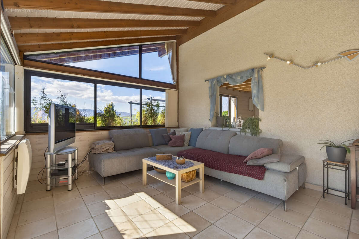Maison à CLARAFOND-ARCINE