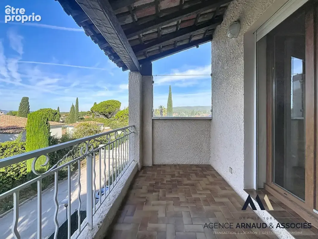 Appartement à SAINT-CYR-SUR-MER