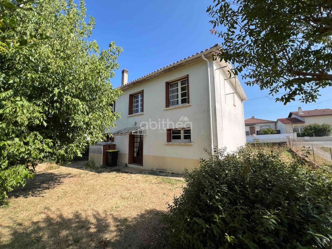 Maison à rénover   Idéale investissement locatif ou primo-accédant   Chasseneuil-sur-Bonnieure (16260) - photo 15