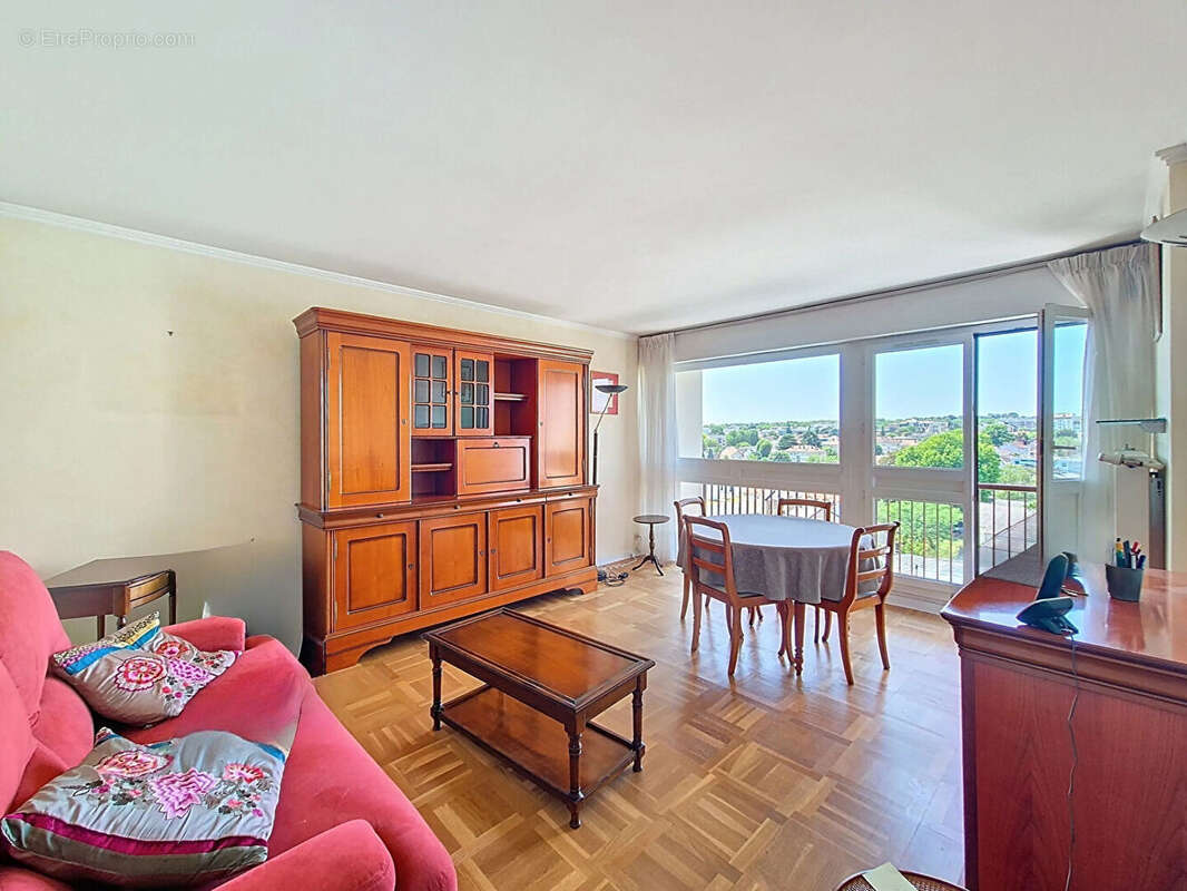 Appartement à L'HAY-LES-ROSES