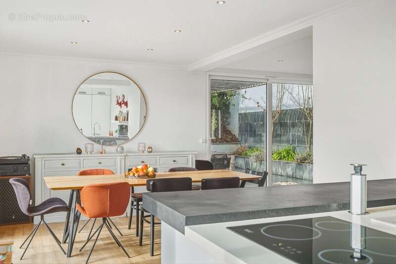 Maison à DIVONNE-LES-BAINS