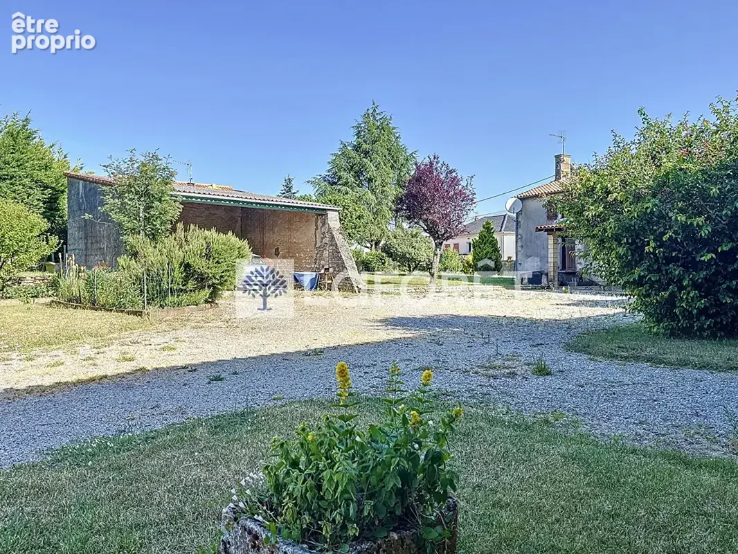 À vendre - Charmante maison en pierre à Maillé, entre Parthenay et Poitiers - photo 23