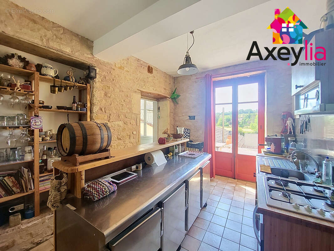A vendre- chateauneuf- immeuble appartement t4 / locaux commerciaux - - photo 2
