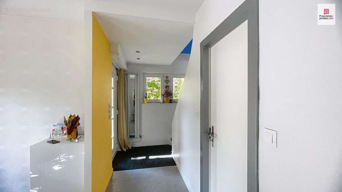 Maison individuelle à Riedisheim avec un magnifique jardin arboré  en ville ! - photo 8