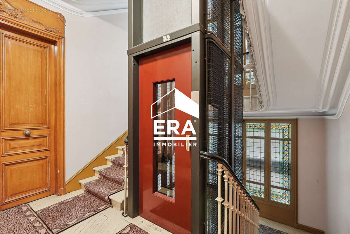 Appartement à PARIS-10E