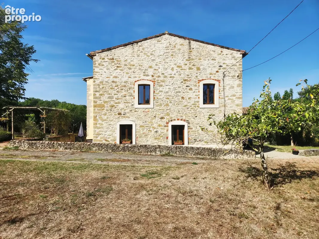Ancien Corps de Ferme en pierre avec dépendances sur 26 Ha - photo 16