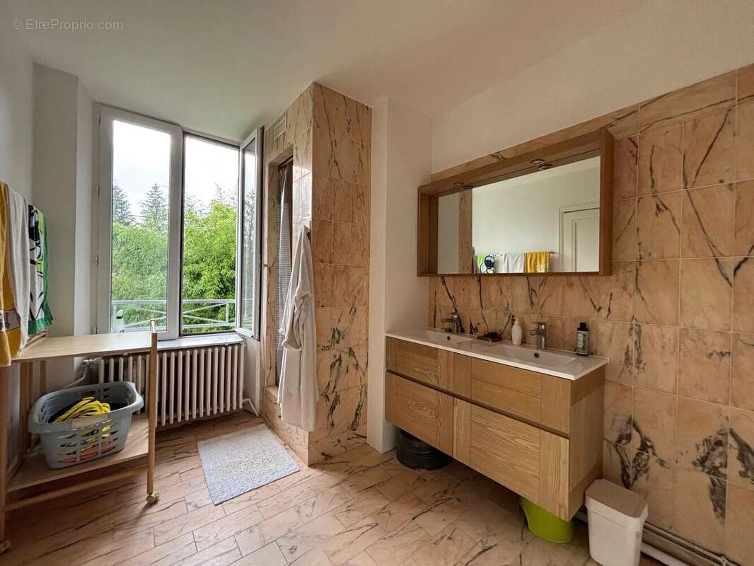 Maison à LEVIS-SAINT-NOM