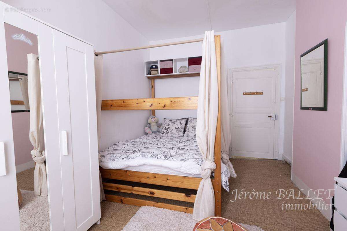 Maison 241 m² à Carmaux  - photo 23
