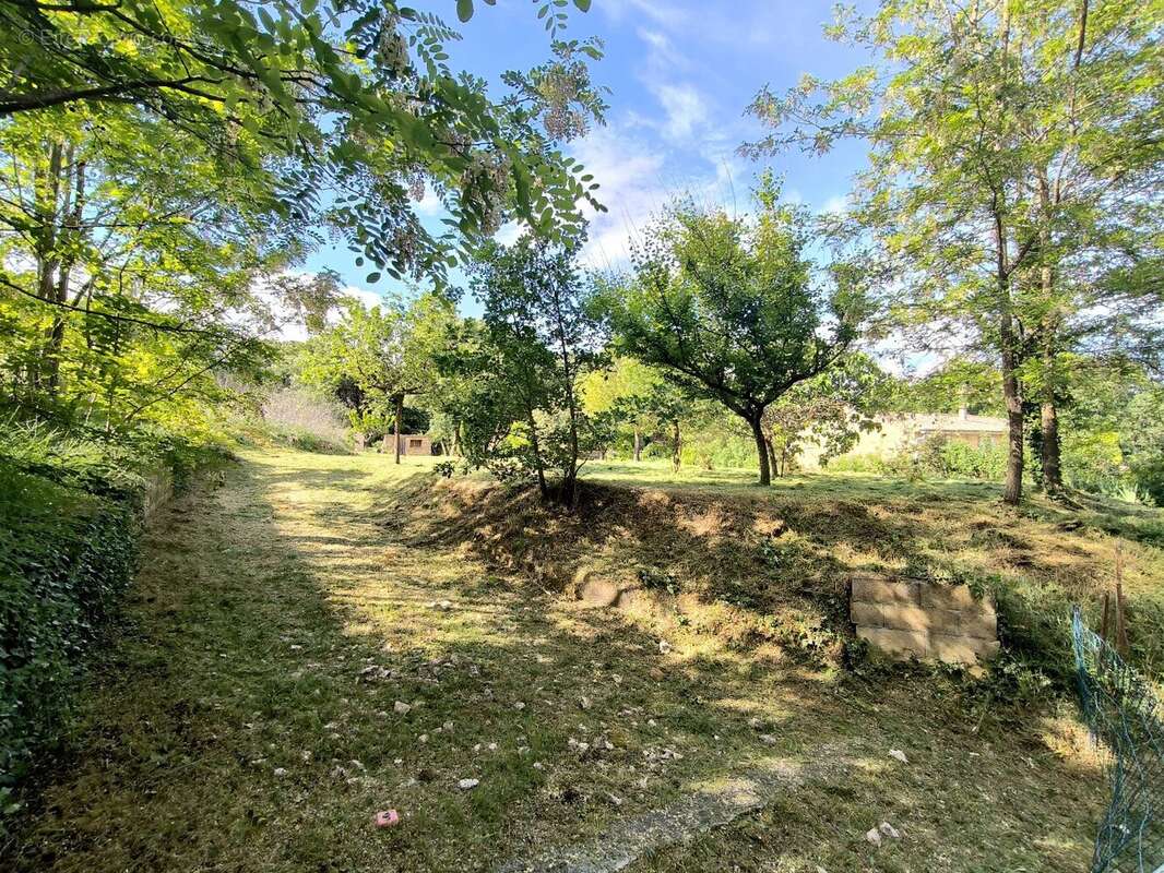 Terrain à UZES