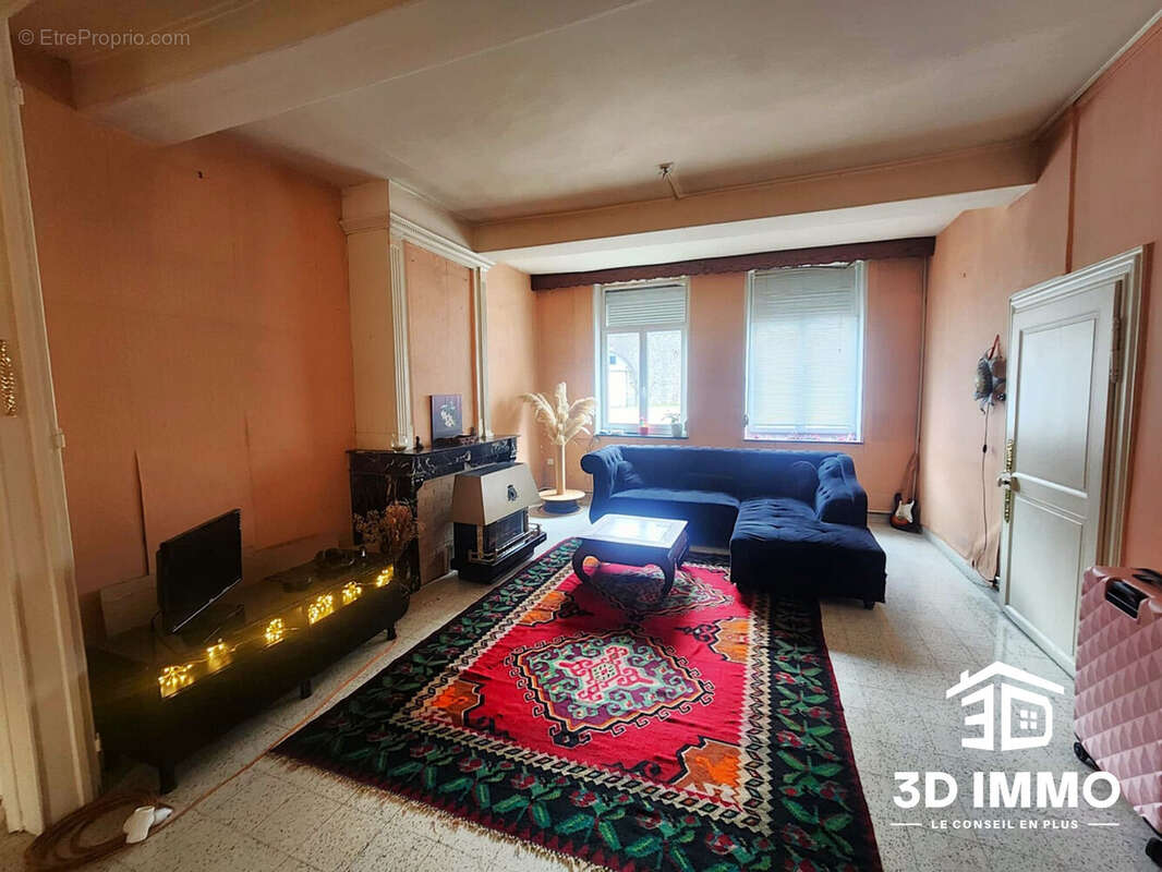 Maison à AVESNES-SUR-HELPE