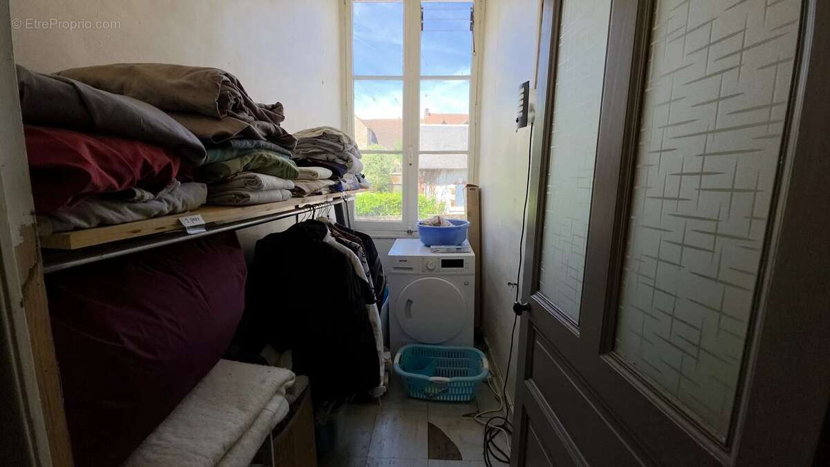 À vendre : maison de 3/4 chambres avec hangar à La Trimouille - 86 - photo 11