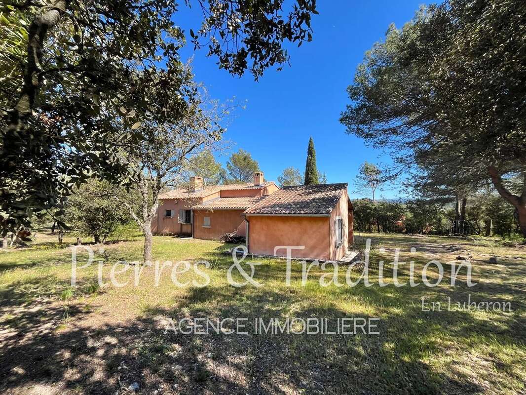 Maison à ROUSSILLON