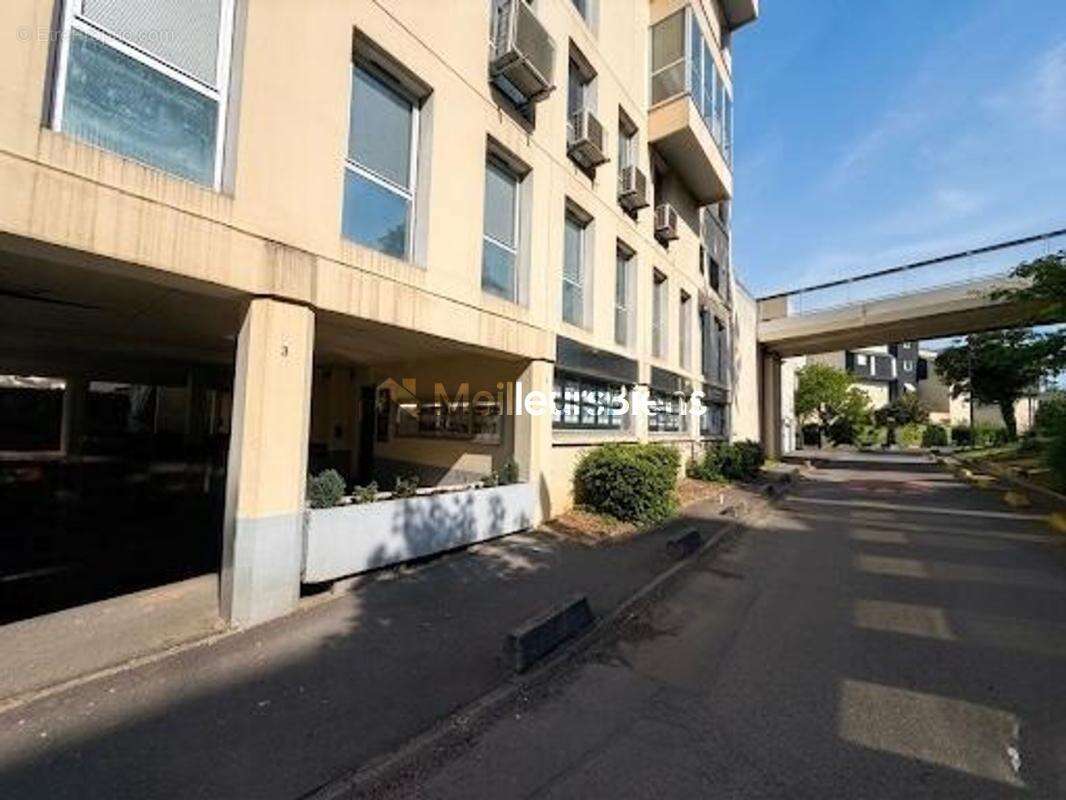 Murs Commerciaux Occupés 56 m² – Cergy Préfecture (Le Ponceau) – Idéal Investisseur / Rendement Sécurisé - photo 12