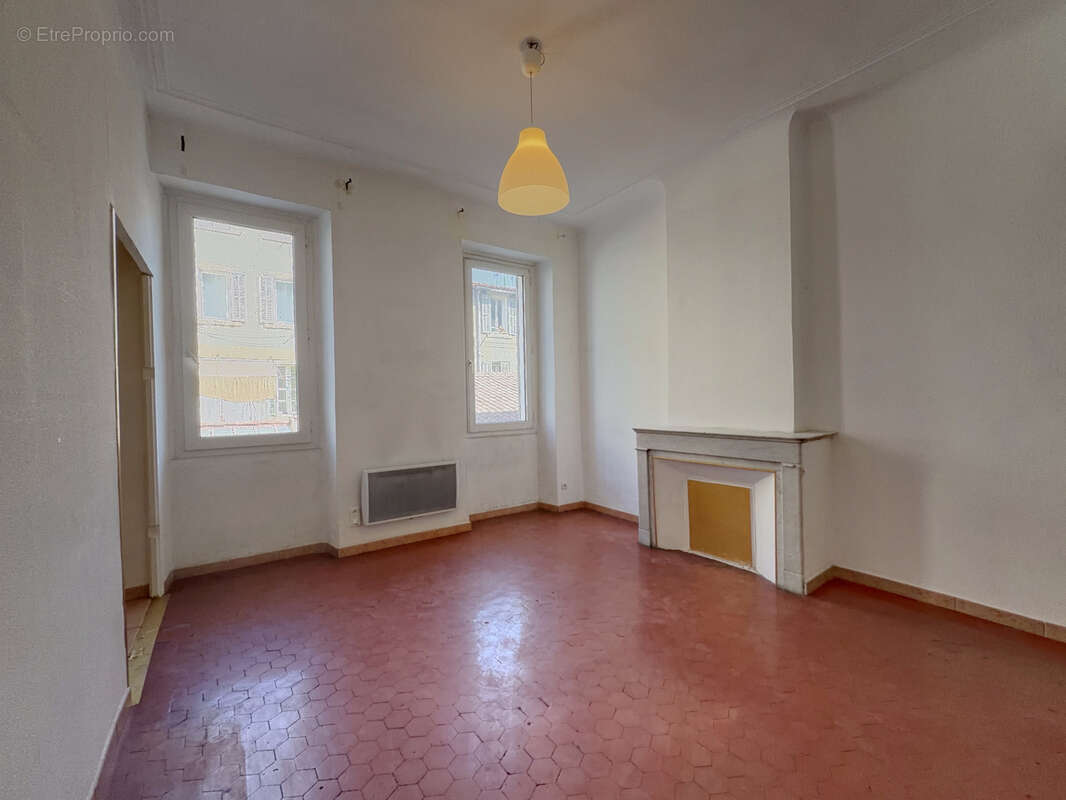 Boulevard Chave - appartement T3 traversant dans immeuble fin XIXème avec cave - photo 4