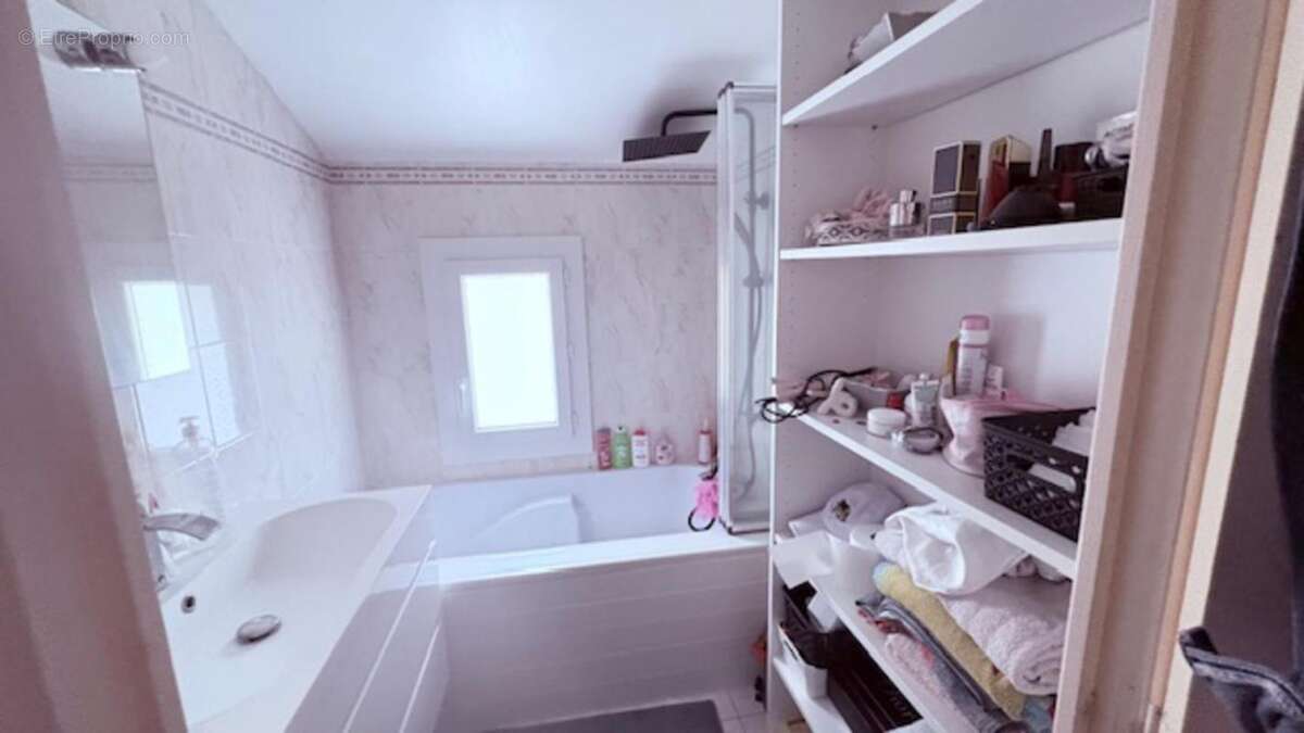 Maison à LABESSIERE-CANDEIL