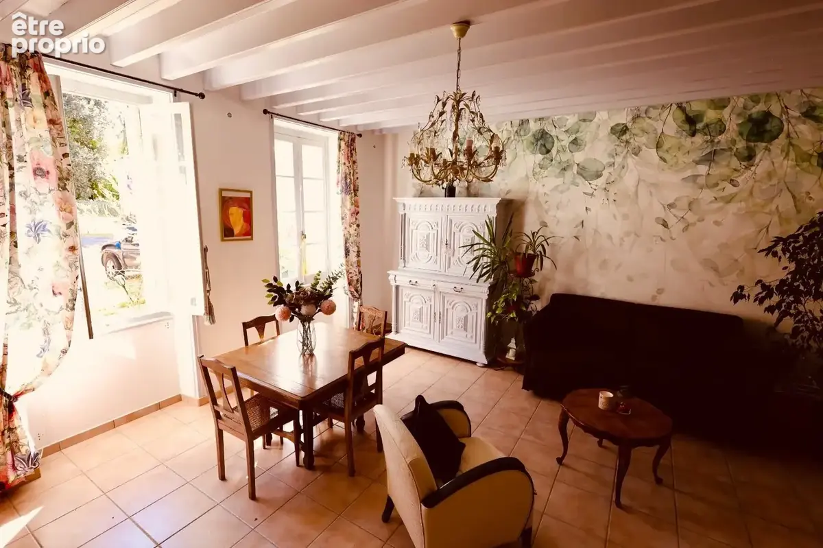 Maison 265 m² à Chenac-Saint-Seurin-D'uzet  - photo 4