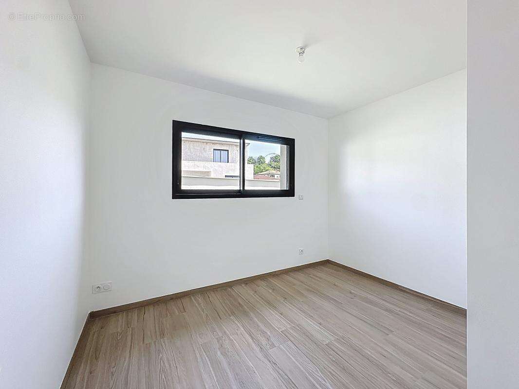 Maison à LE PEAGE-DE-ROUSSILLON