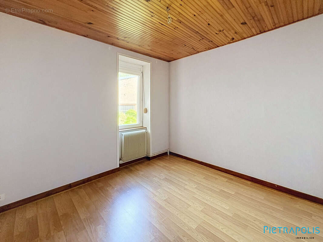 Appartement 407 m² à Tarare  - photo 6
