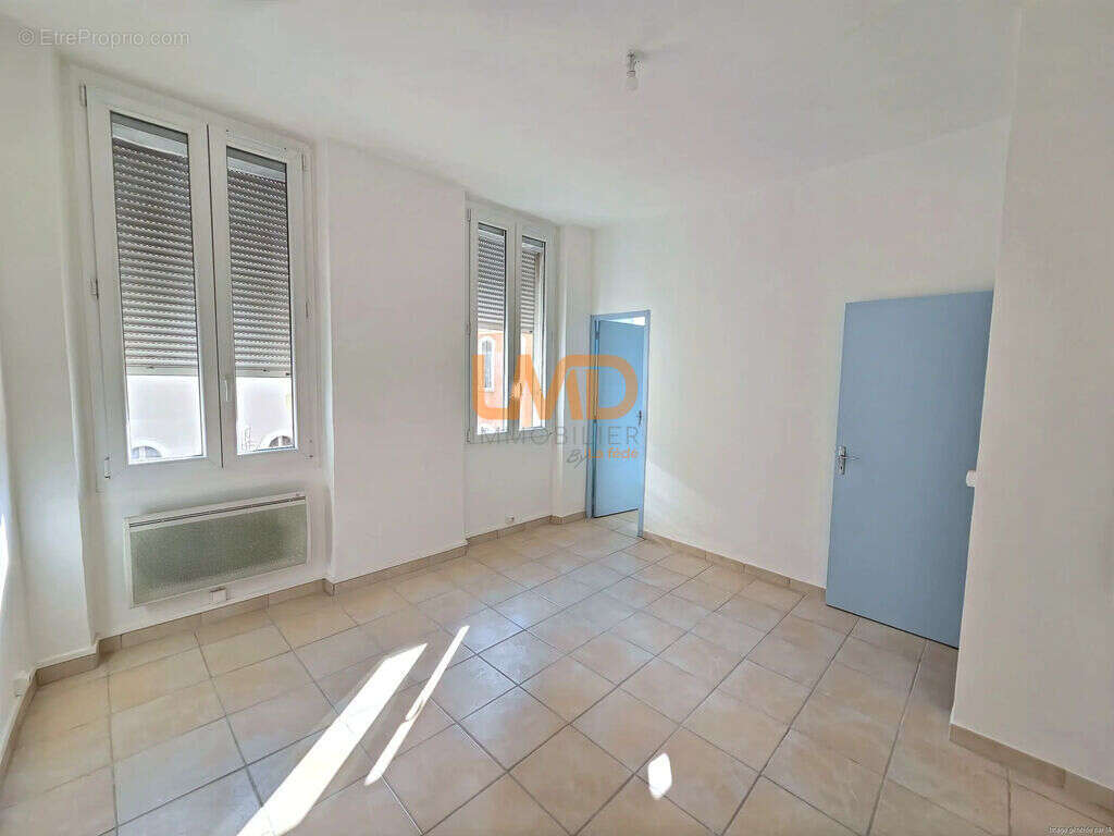 Appartement à MARSEILLE-1E