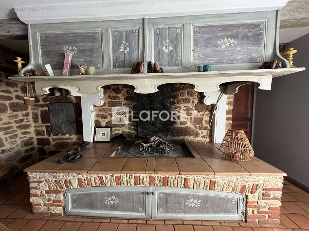 Maison à SAINT-CHRISTOPHE-VALLON