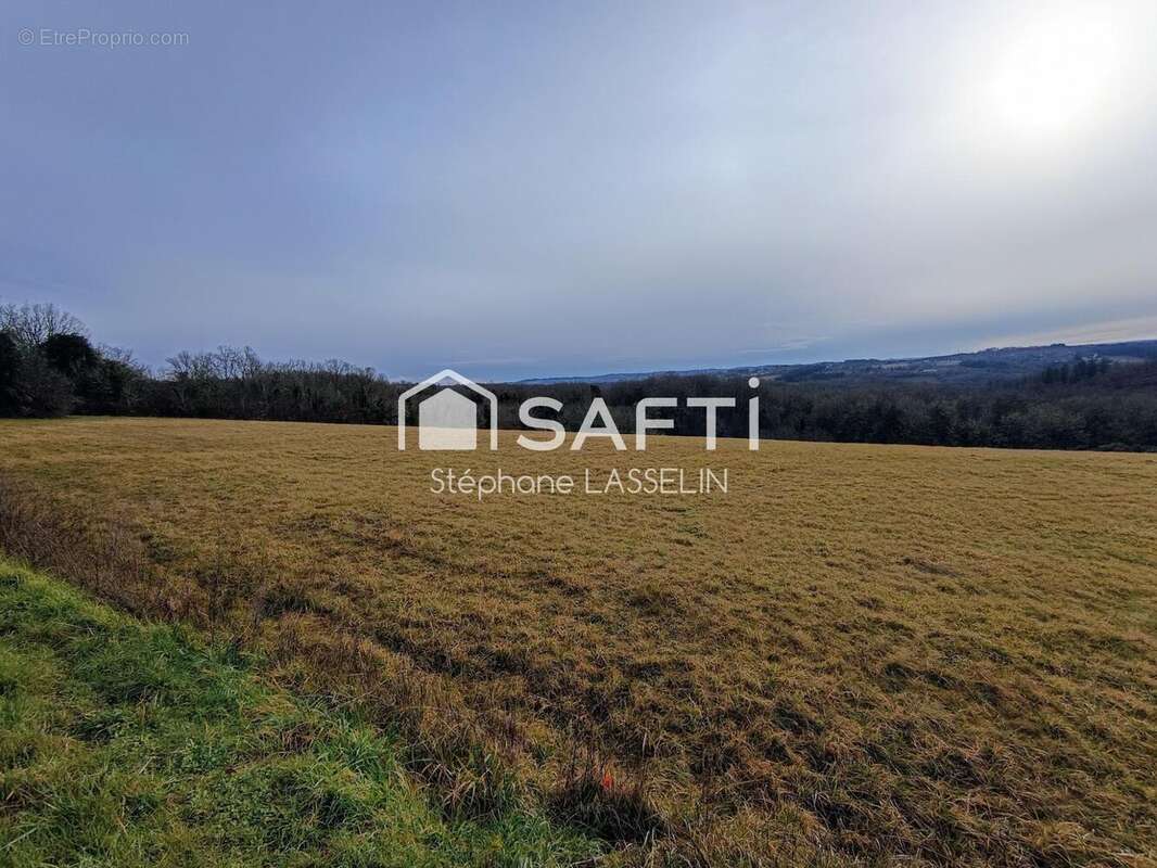 Terrain 1200 m² à Le Roc  - photo 2