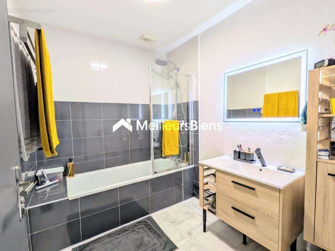 Maison à TREMENTINES