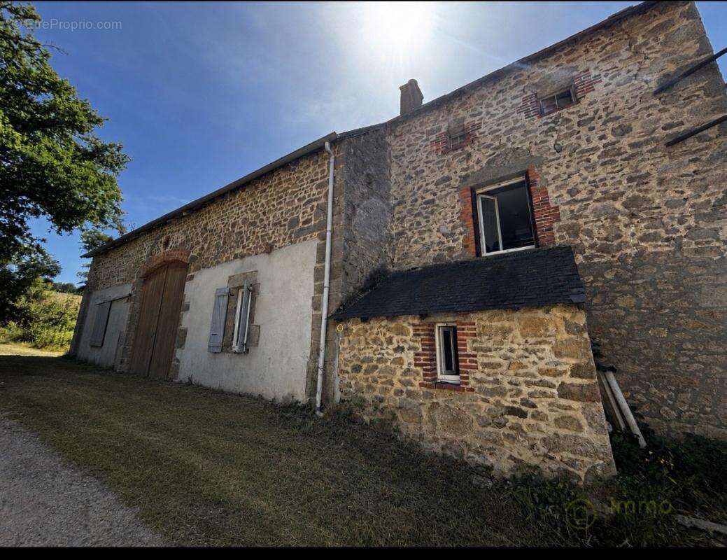 Maison 94 m² à Saint-Priest  - photo 3