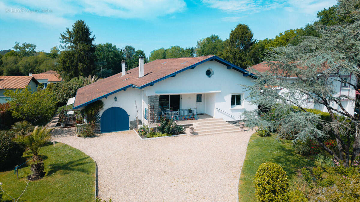 Maison familiale avec studio indépendant - photo 11