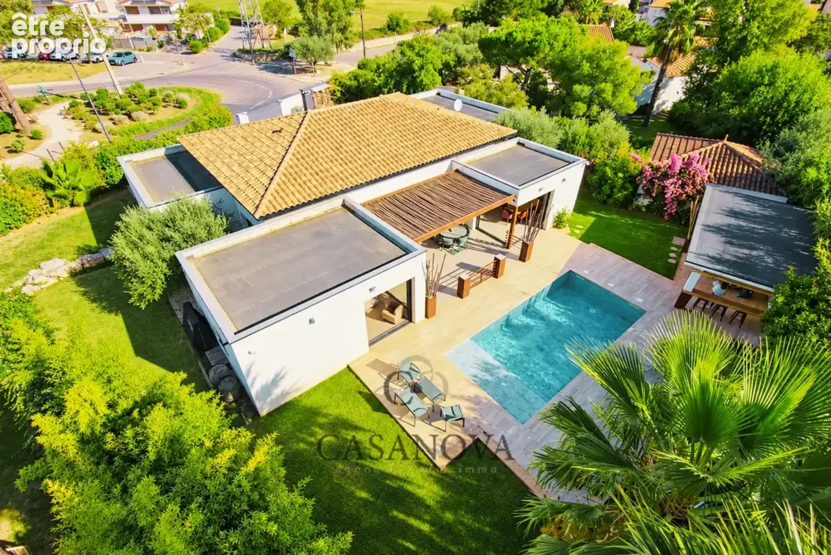 Villa contemporaine avec suite parentale sur piscine, dépendance et jardin paysager à Mireval - photo 1