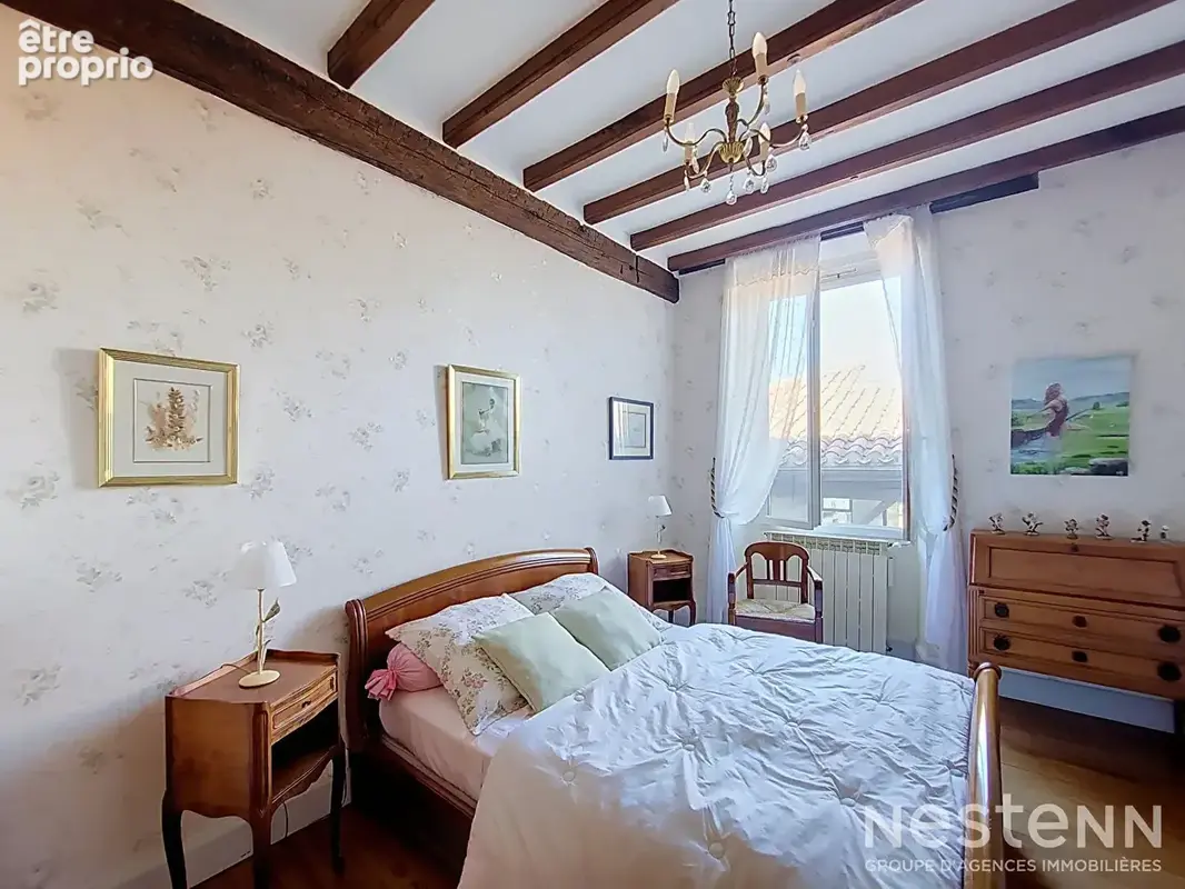 A vendre Maison de village en pierre de 173 m² avec garage et petit extérieur au coeur du village. - photo 15