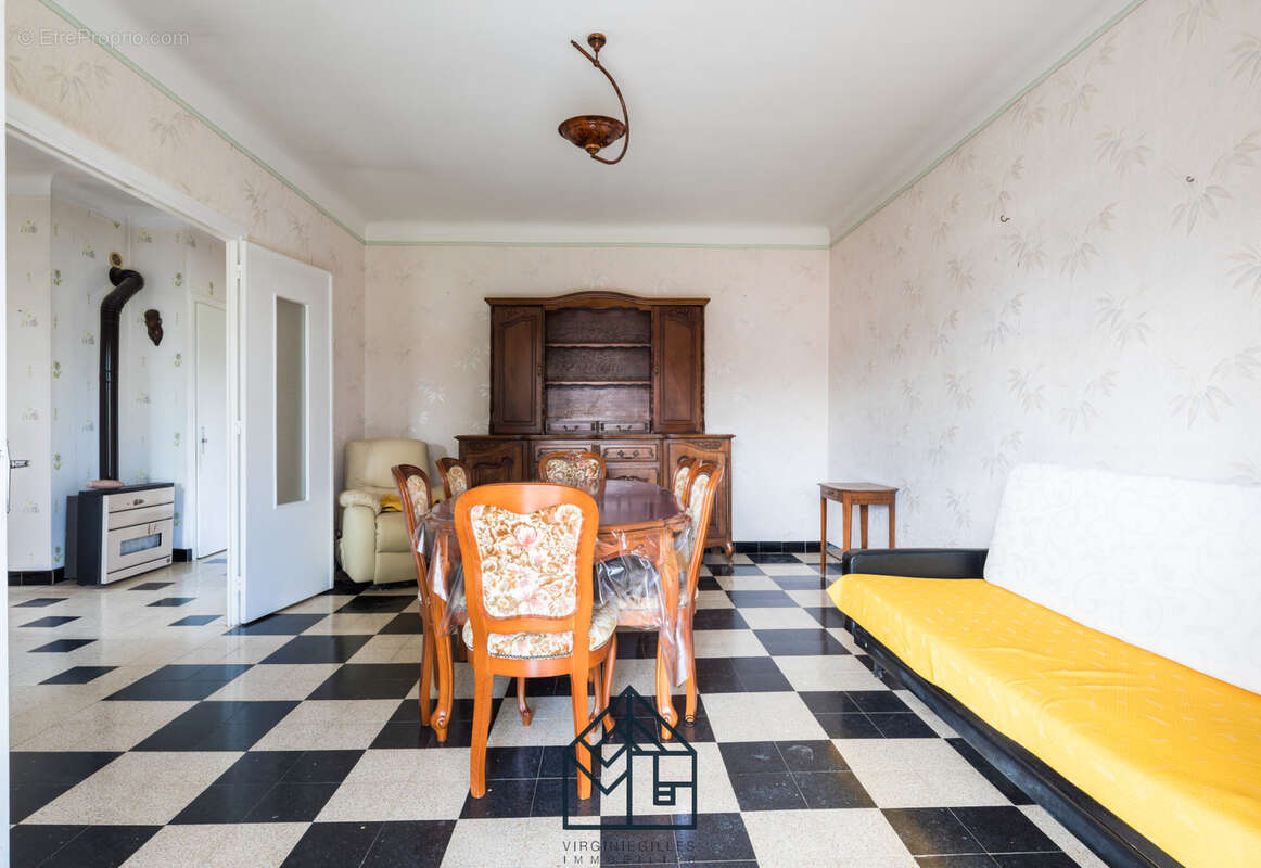 Maison à COMMELLE-VERNAY