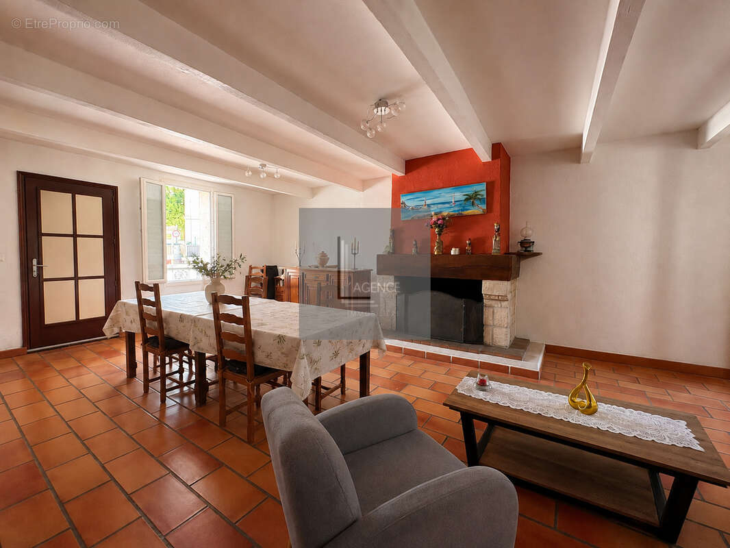 AURIOL   Maison de ville avec terrasse, jardinet, cave - photo 2