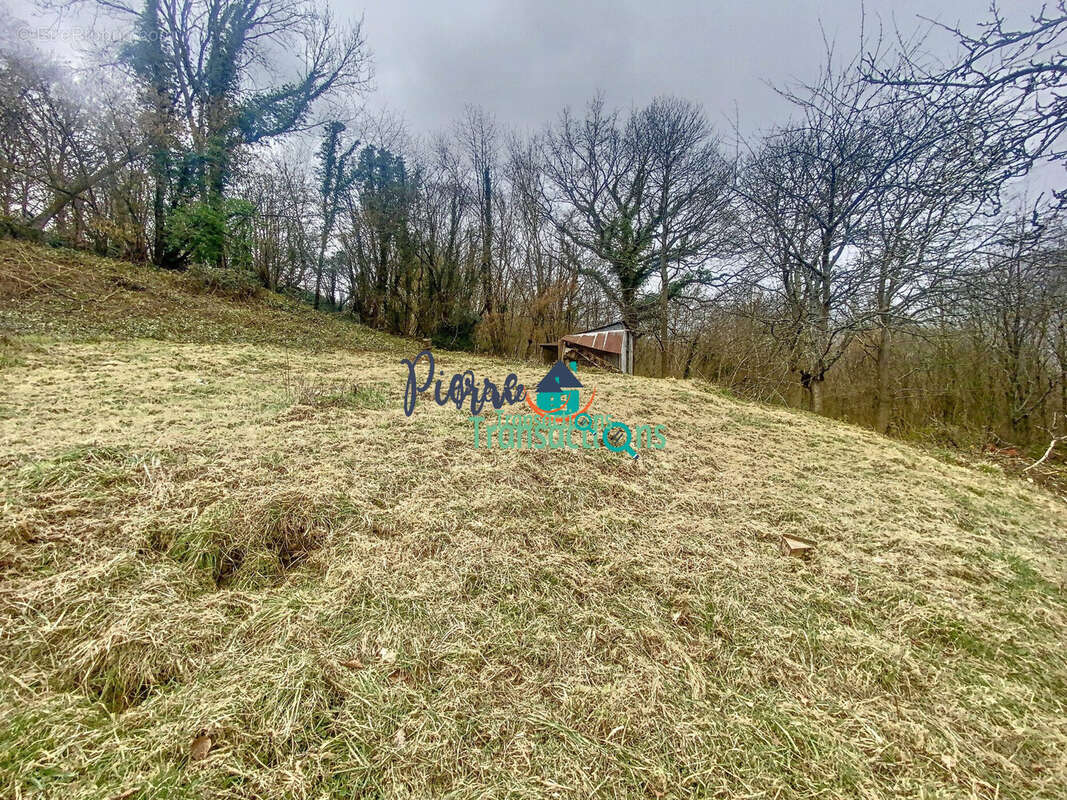 Terrain à LILLEBONNE