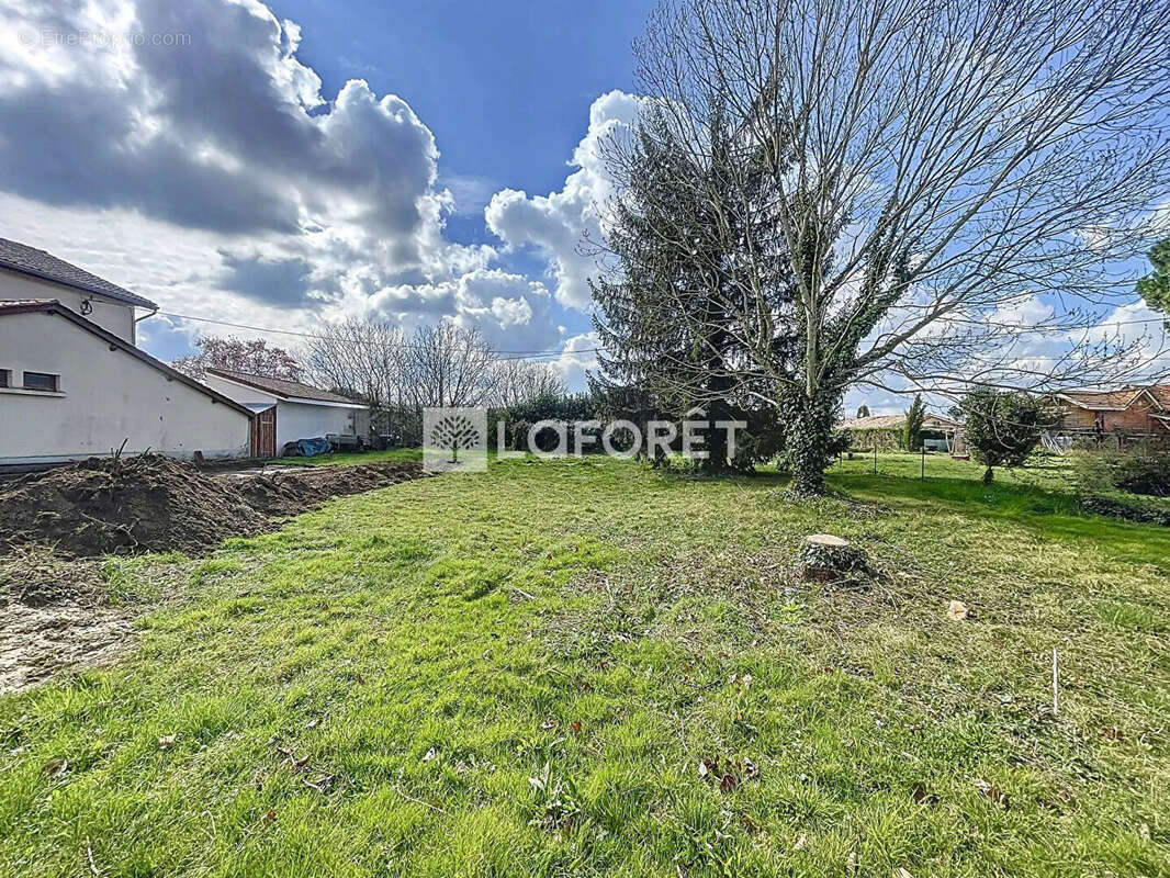 Terrain constructible Castelsarrasin -  Environ 630 m2 - Vue Canal - photo 3