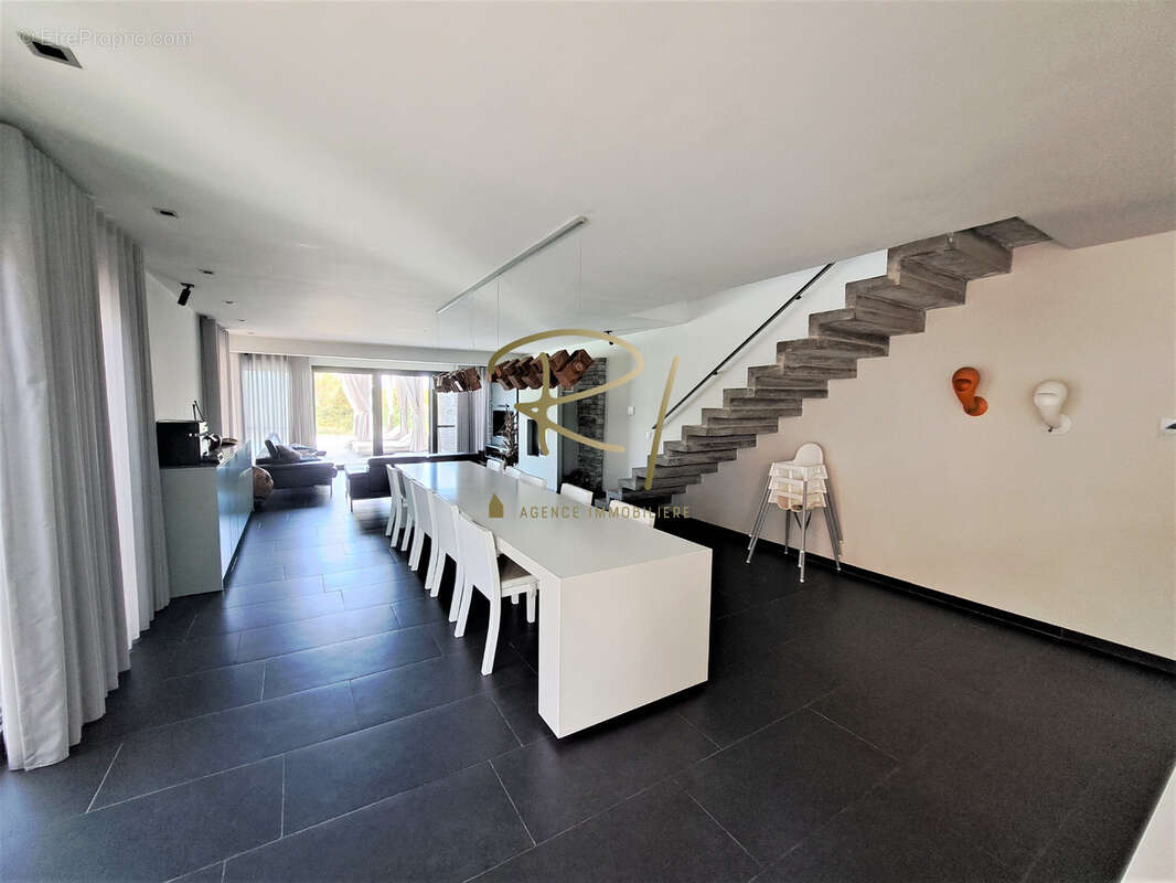 Maison à RUOMS