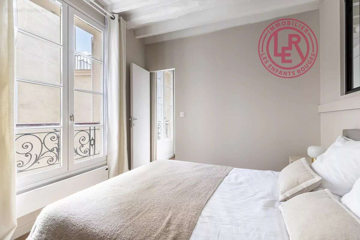Appartement à PARIS-3E