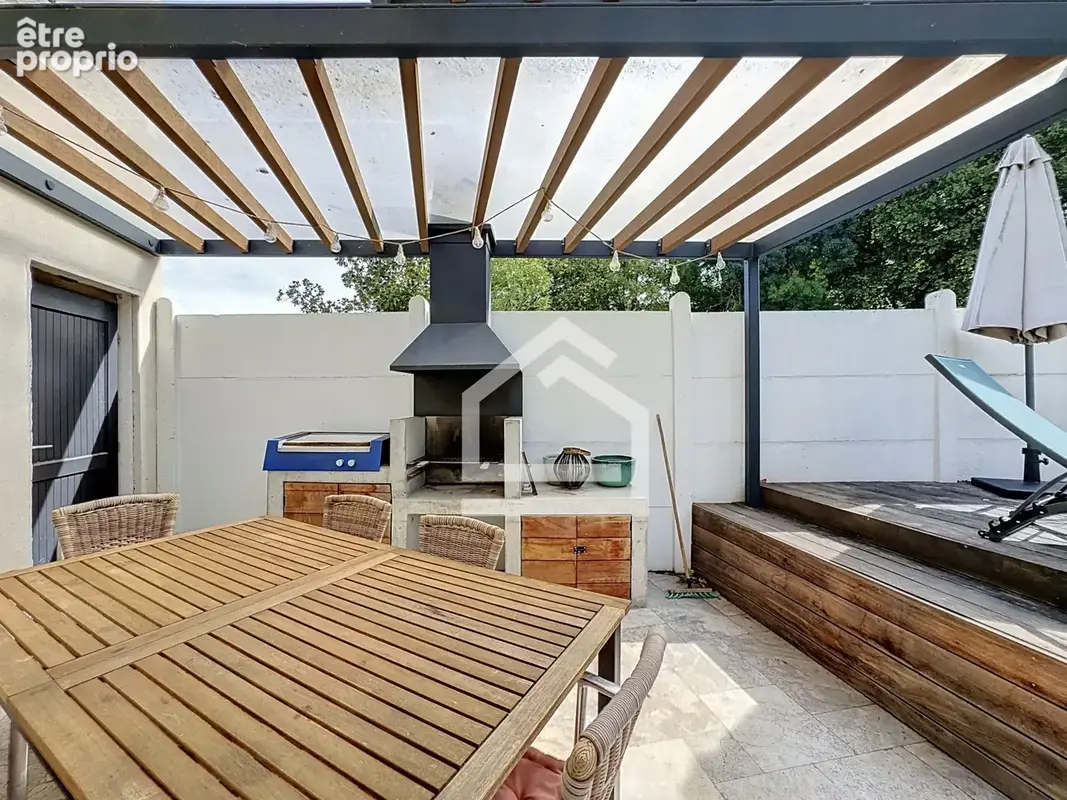 LE BOUSCAT - Maison familiale de 127 m2 - GARAGE - PISCINE - photo 4