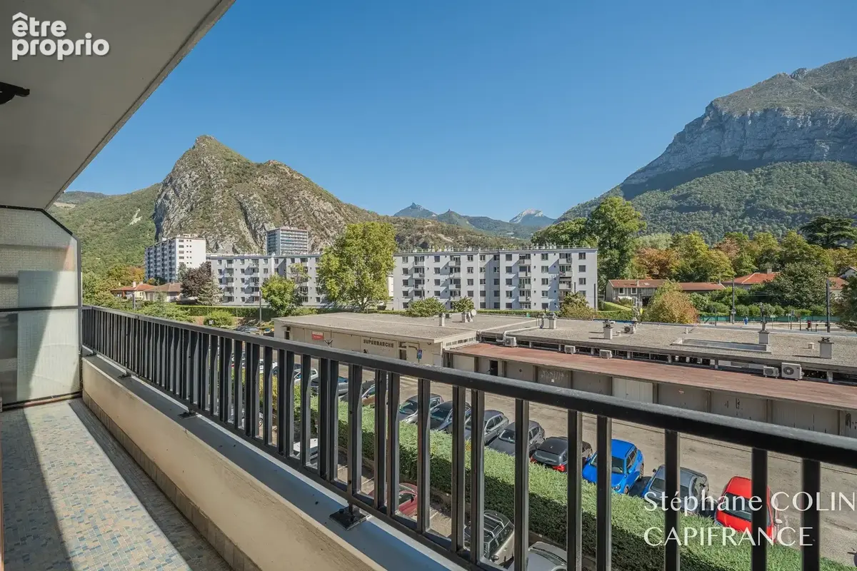 Appartement à SAINT-EGREVE