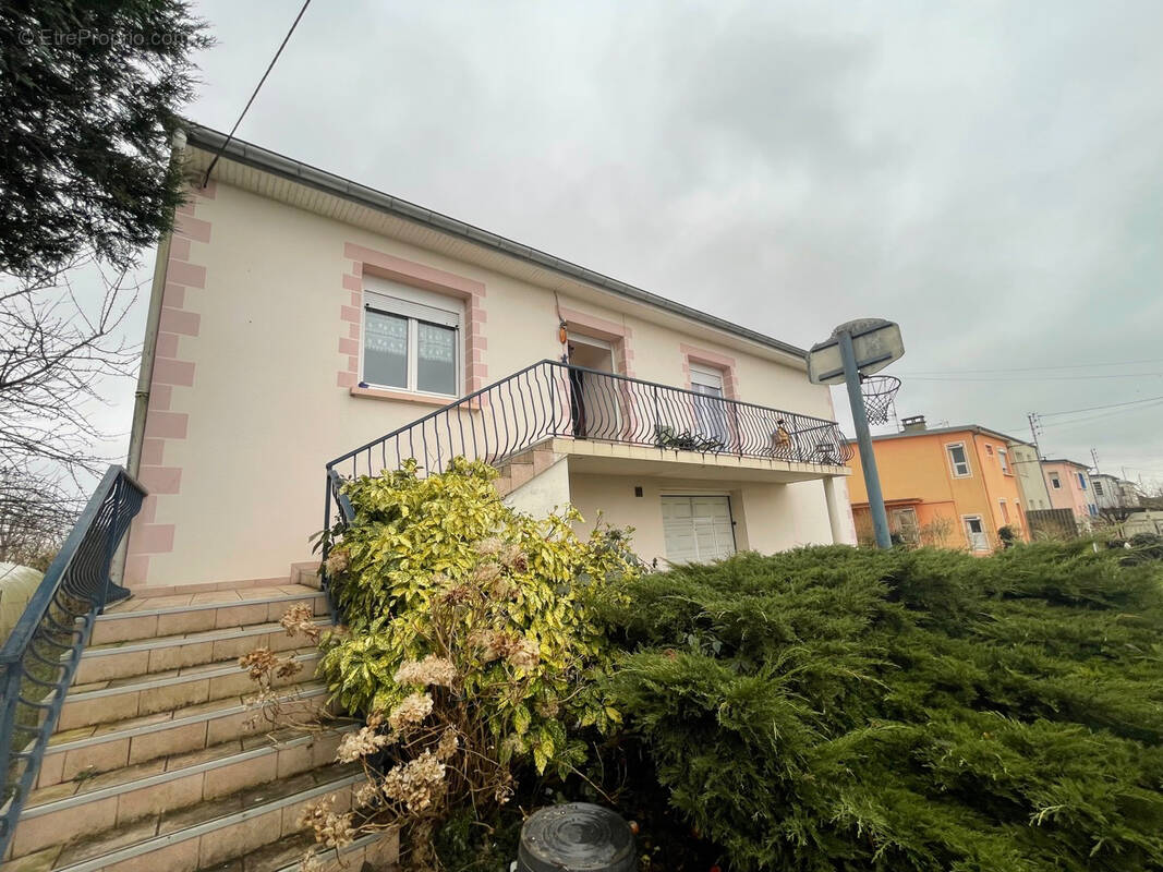 Maison à YZEURE