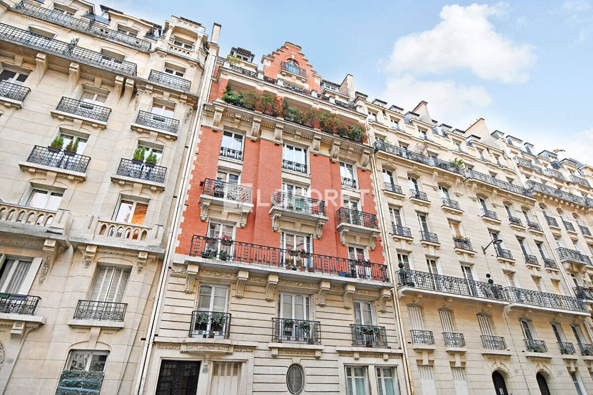 Appartement à PARIS-7E